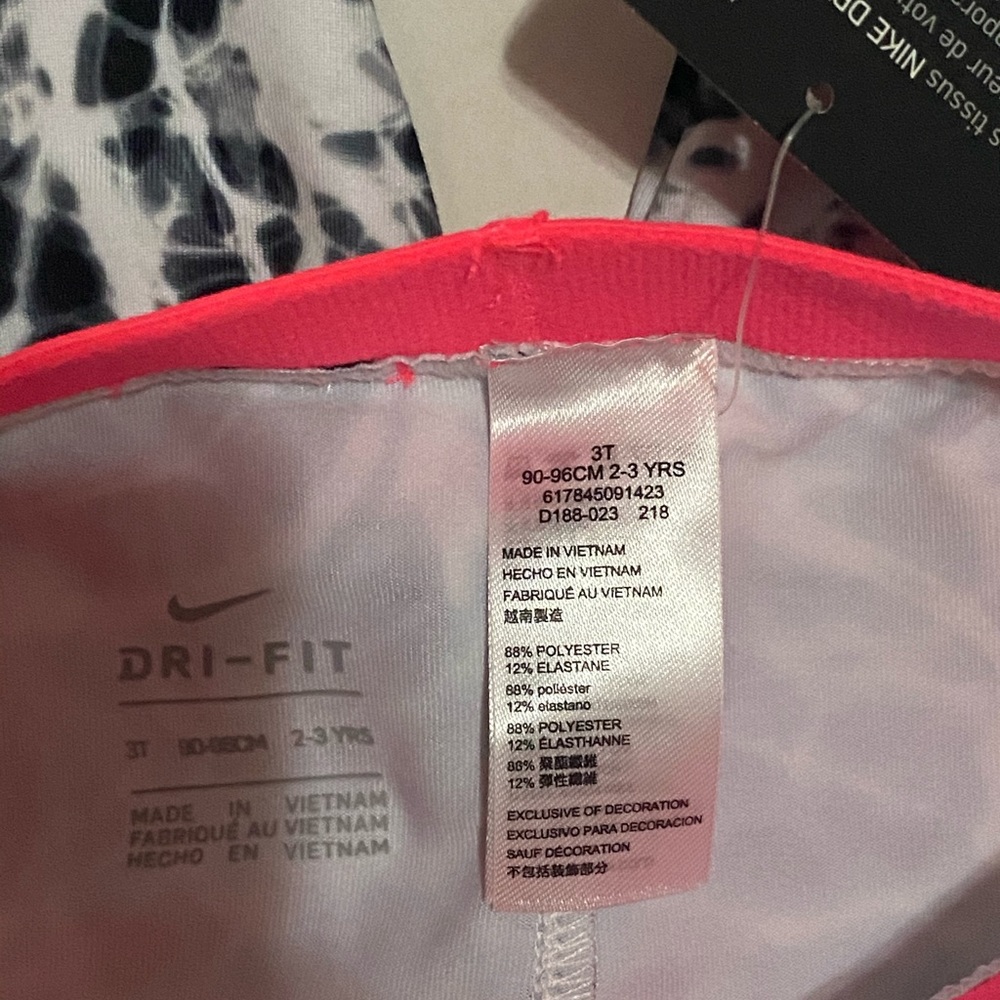 Nike Little Girl’s Dri-Fit Legging 3T - Picture 2 of 2